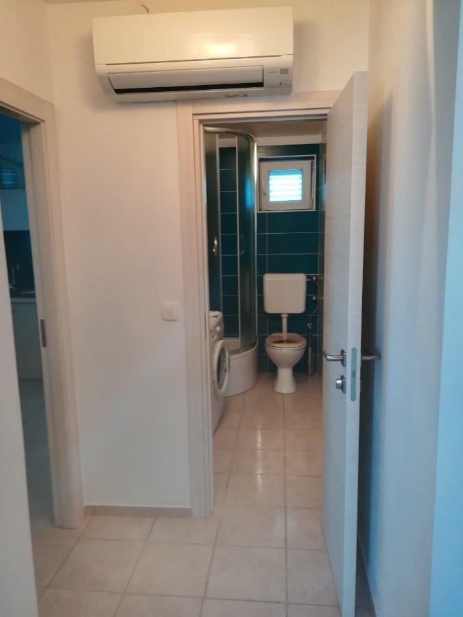 Apartments Mestrovic Lopar Exterior photo